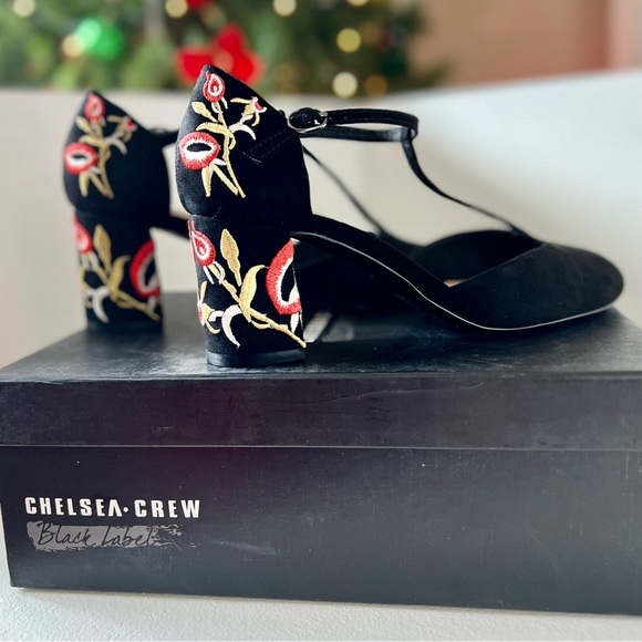 Chelsea-Crew Frenchie Black Faux Suede Chunk Heels Sz US 7 - Picture 6 of 13